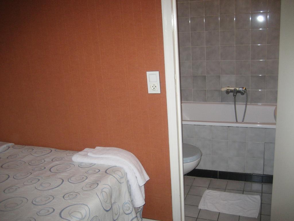 Hotel Meteore Paris Room photo
