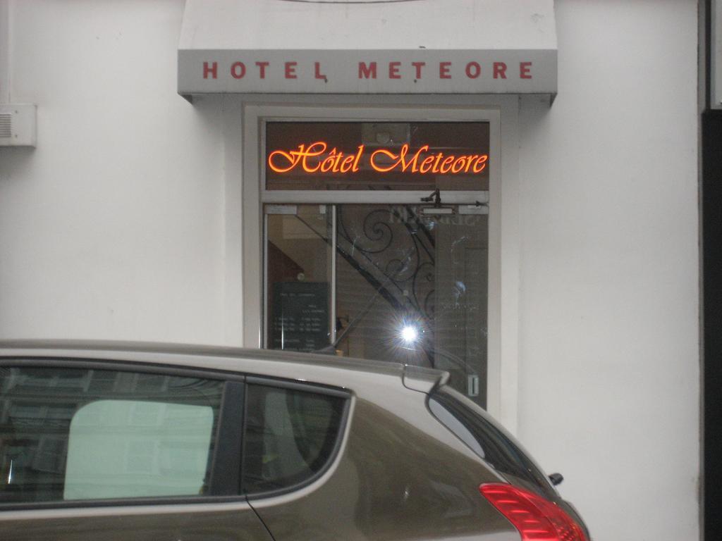 Hotel Meteore Paris Exterior photo