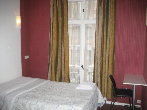 Hotel Meteore Paris Exterior photo